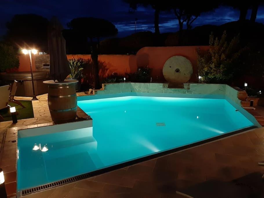 Hebergement Insolite Studio Grau Du Roi Mas Des Marines Piscine Le Grau-du-Roi Eksteriør billede